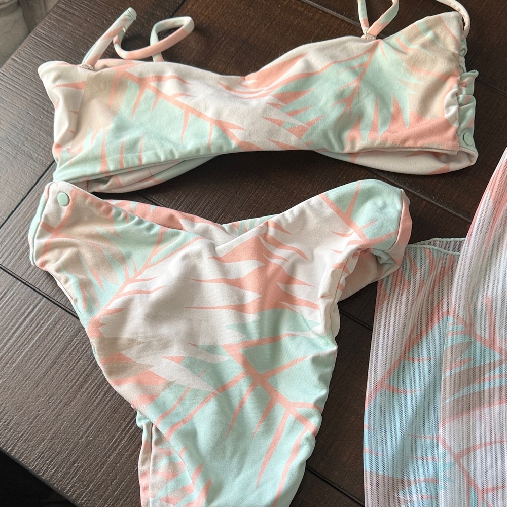 Swimsuit with coverup skirt Size XS - Picture 3 of 4